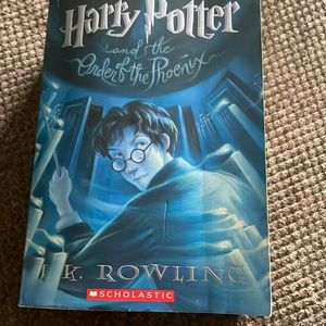 Harry Potter land the Order of the Phoenix, paper back,